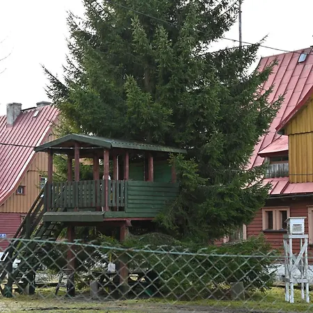 Straznica Pod Lasem 公寓 *