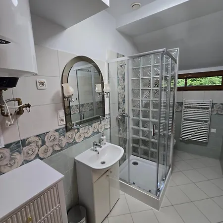 Straznica Pod Lasem Apartment